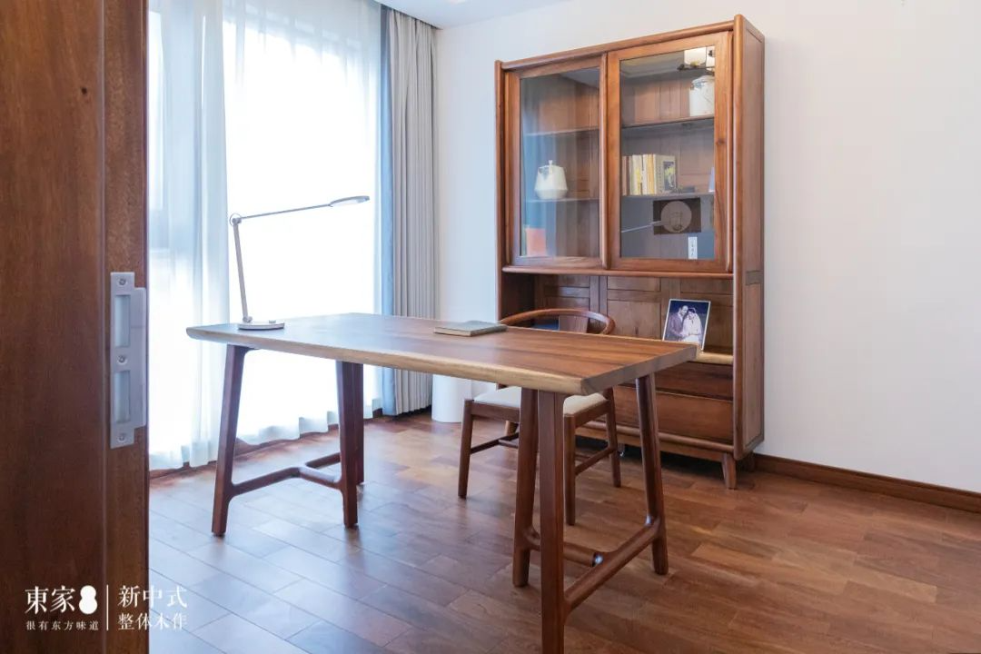 新中式案例 | 160m2復(fù)式居宅,隱形門(mén)設(shè)計(jì),驚艷巧妙!